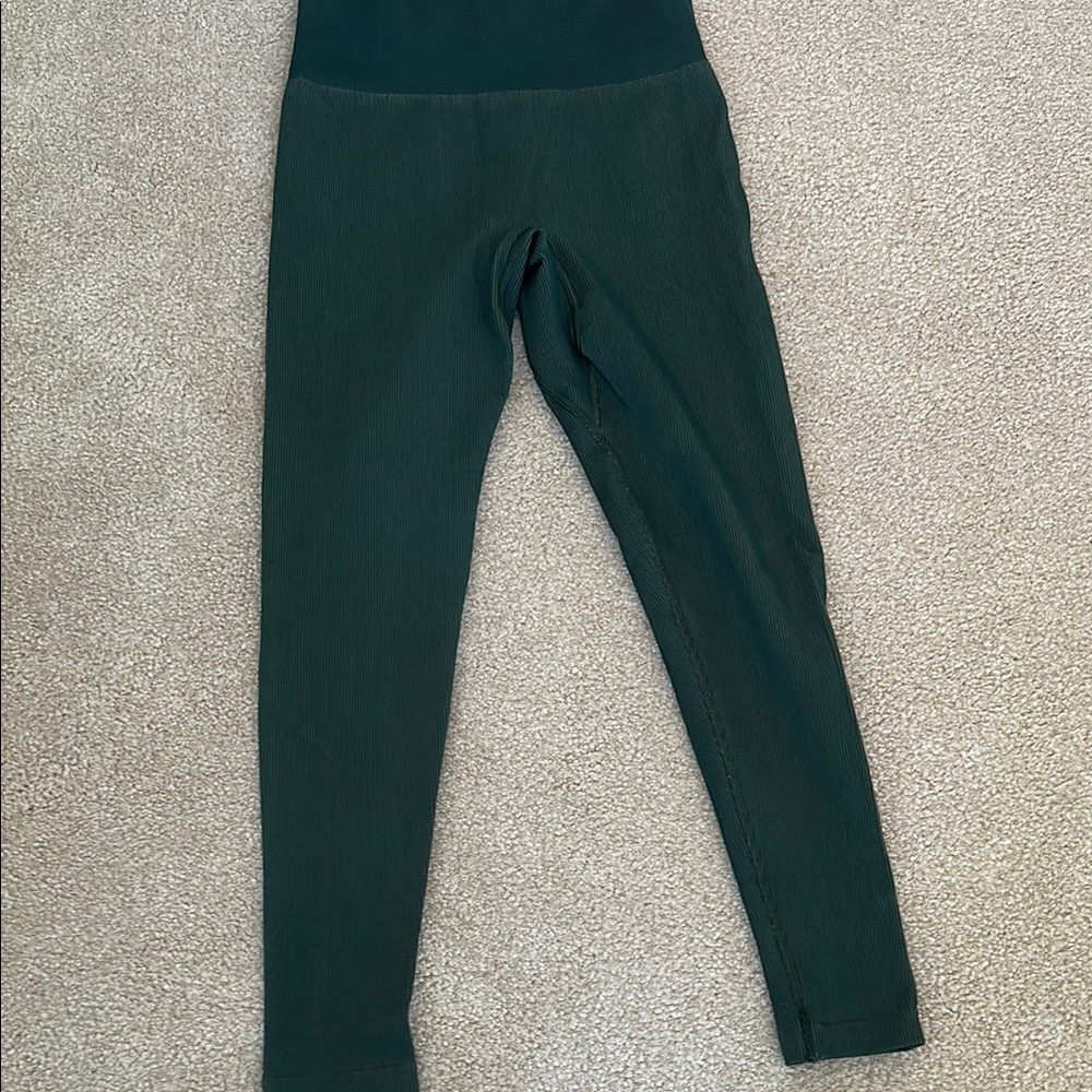 Outdoor Voices Green Ribbed Leggings size S